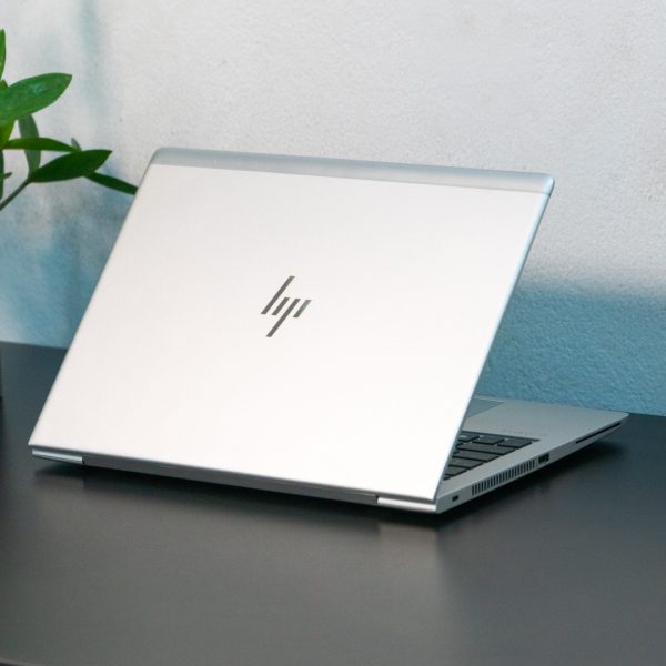 Laptop HP Elitebook 830 G5 / I7 8650U / Ram 8GB / SSD 256GB / HD Graphics 620 / LCD 13.3 inch Full HD